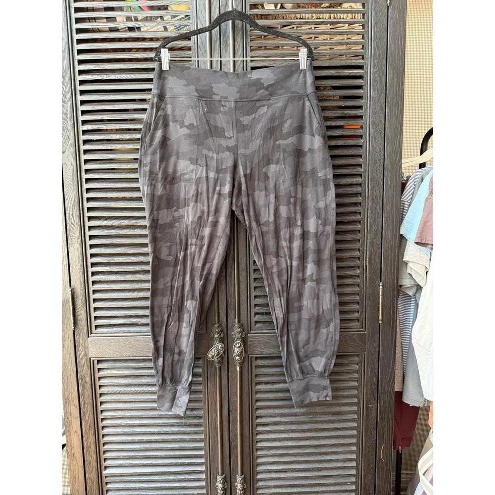 Lululemon Align joggers black camo high rise joggers women's 14
